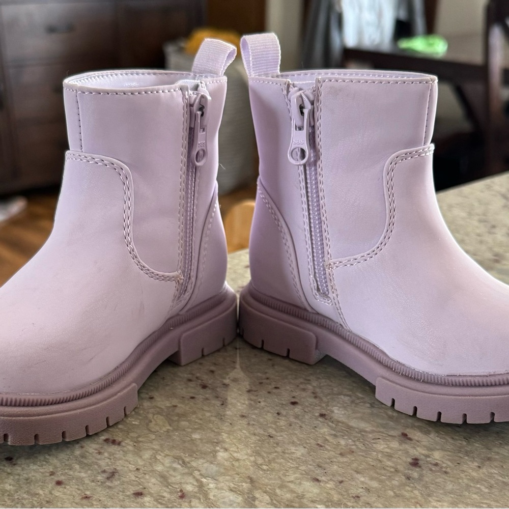 Toddler light purple Boots size 7